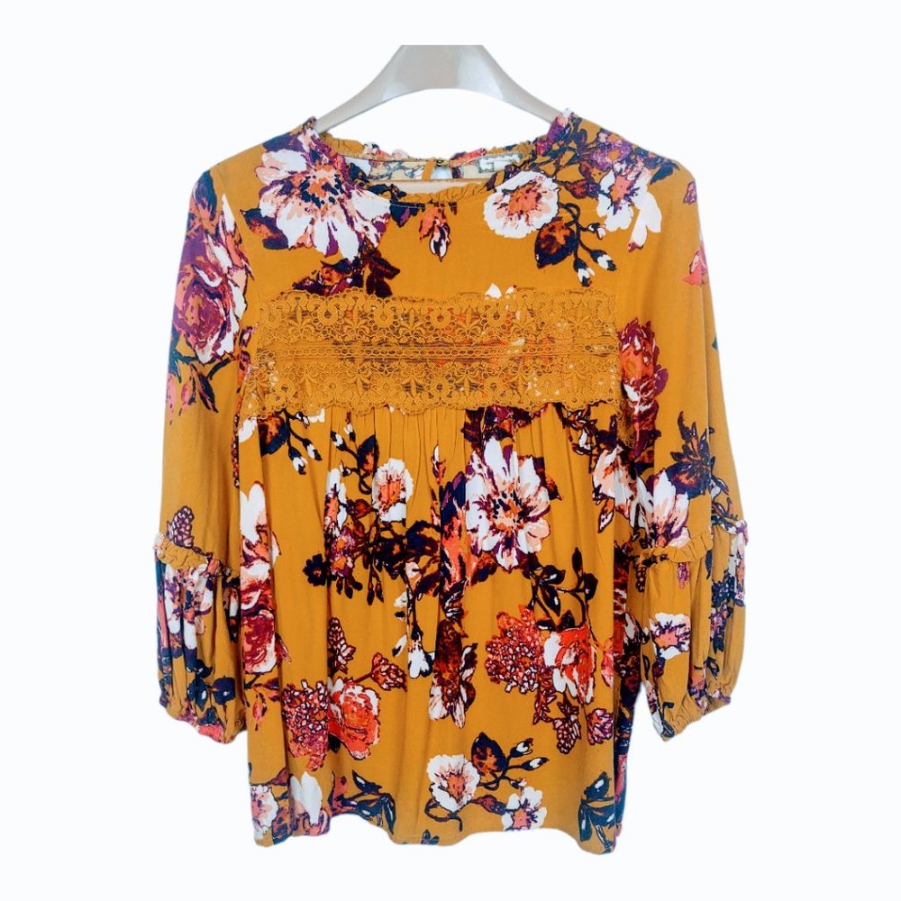 Eyeshadow Fall Color Floral Top with Beautiful Lace Detail Size Medium‎